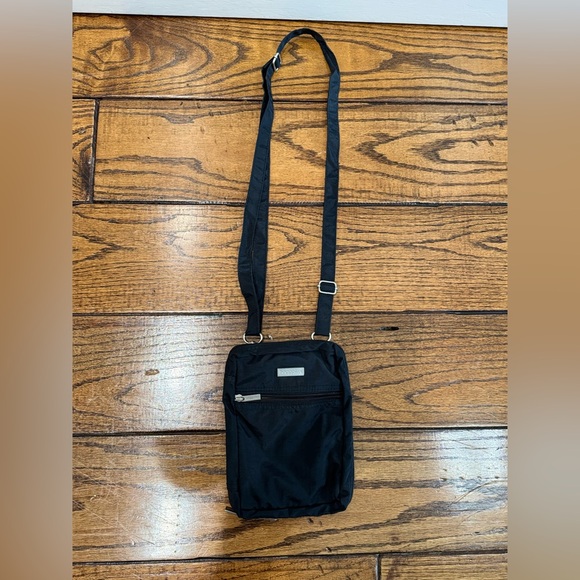 Baggallina Womens Black Canvas AllWeather Crossbody /Wallet/PassportHolder NWOT - Picture 3 of 11